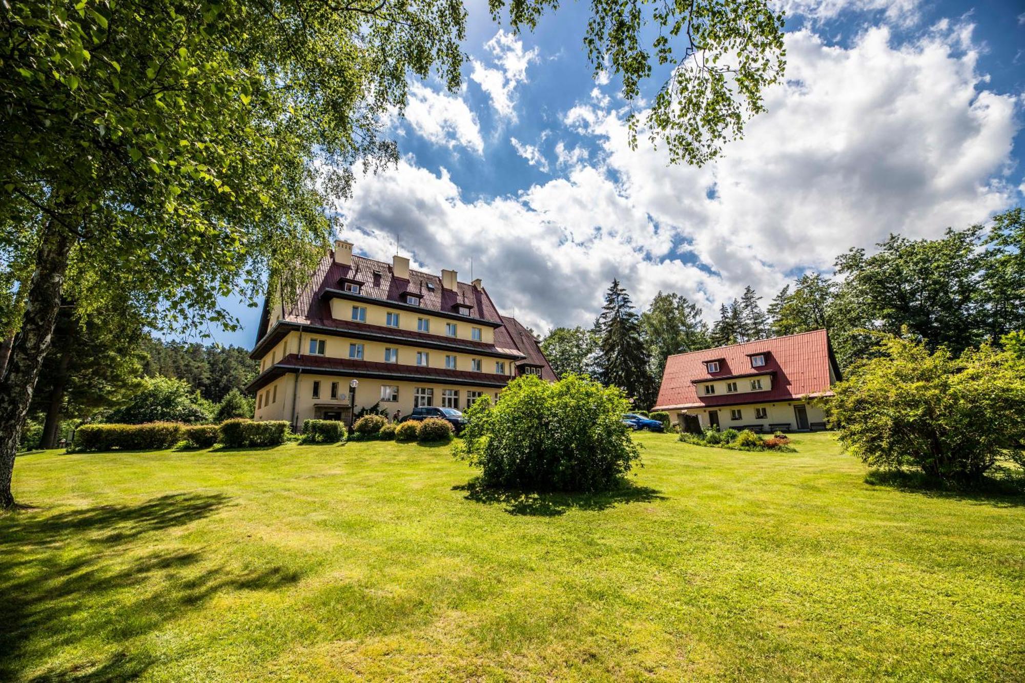 Parkhotel Skalni Mesto Jičín Eksteriør bilde